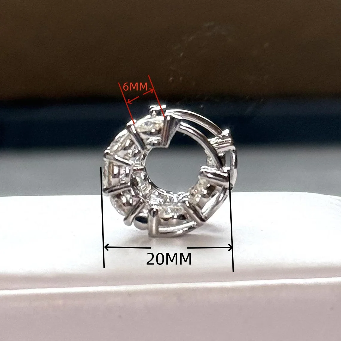 أقراط فاخرة خفيفة الأكثر مبيعًا لعام 2025 على الموضة الأوروبية والأمريكية متعددة الاستخدامات وأزرار أذن كاملة من الحجر للنساء #5