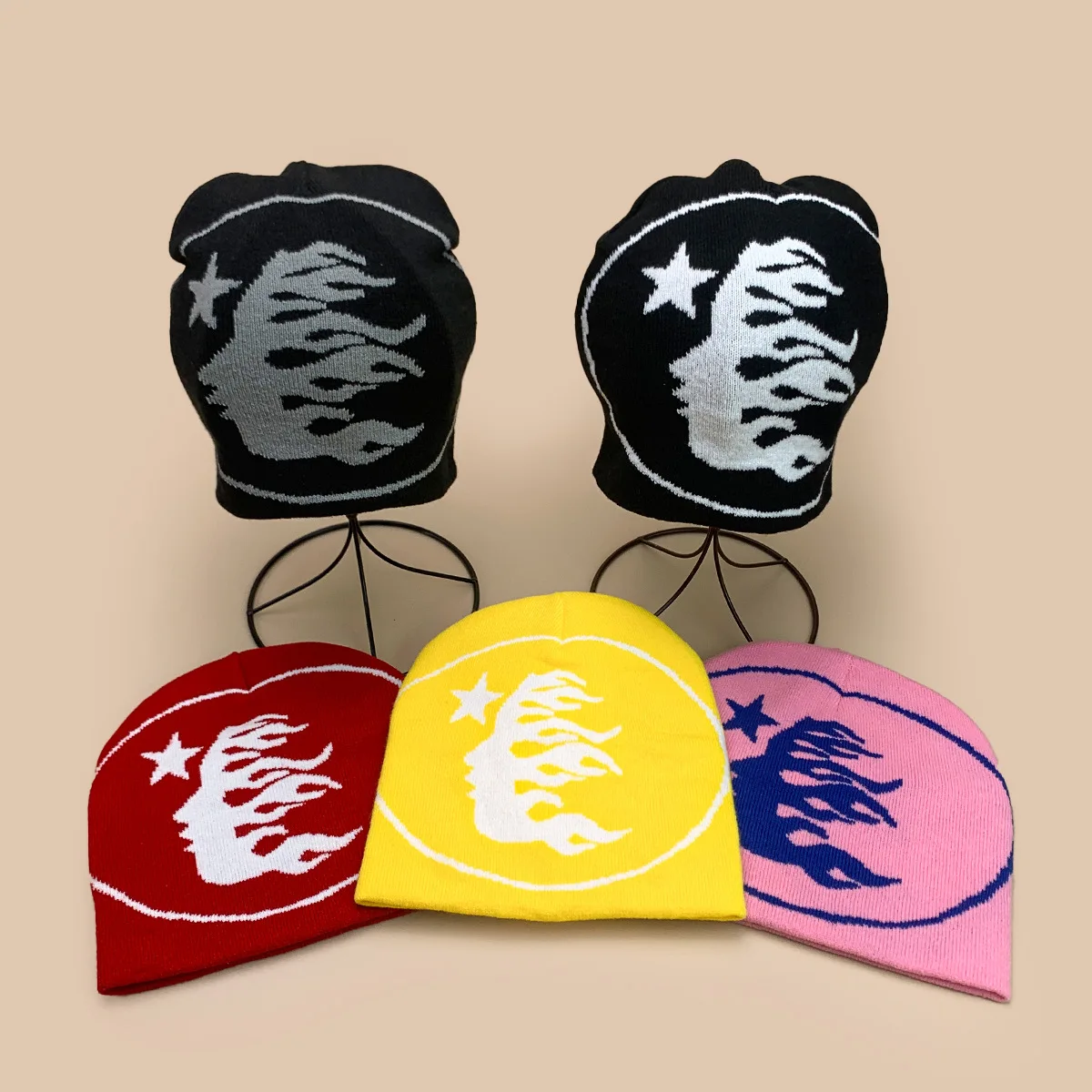 Unisex Flammen-Stern-Jacquard-Strickmütze Hip-Hop Streetwear Skull Cap für Männer und Frauen Herbst Winter Warme Modische Grafik-Strickmütze – Detail 2