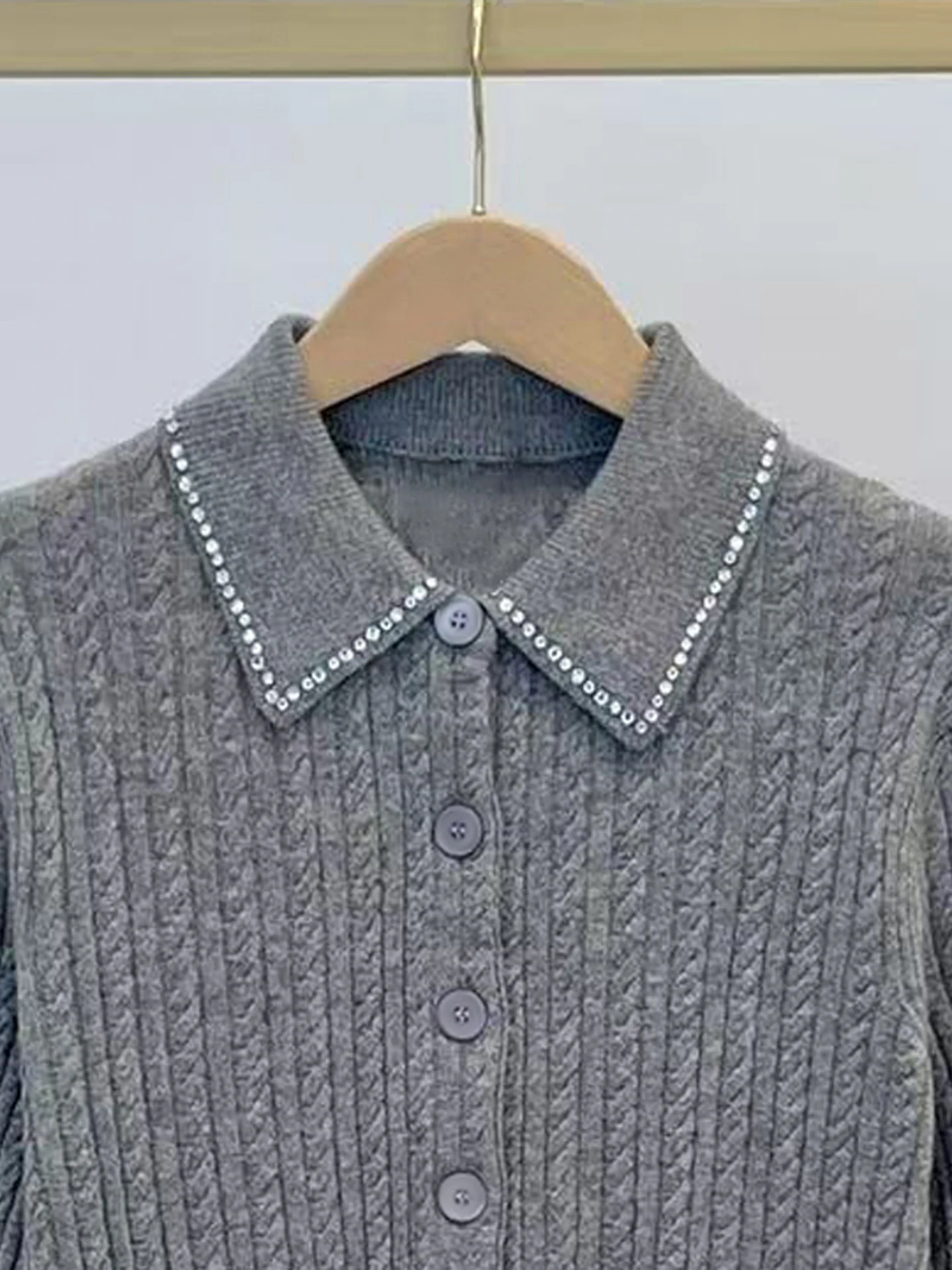 M Home Nan You High End Women's Knitted Cardigan Diamond Embellied Turn-down Collar Top for Autumn Commute Simple Sle