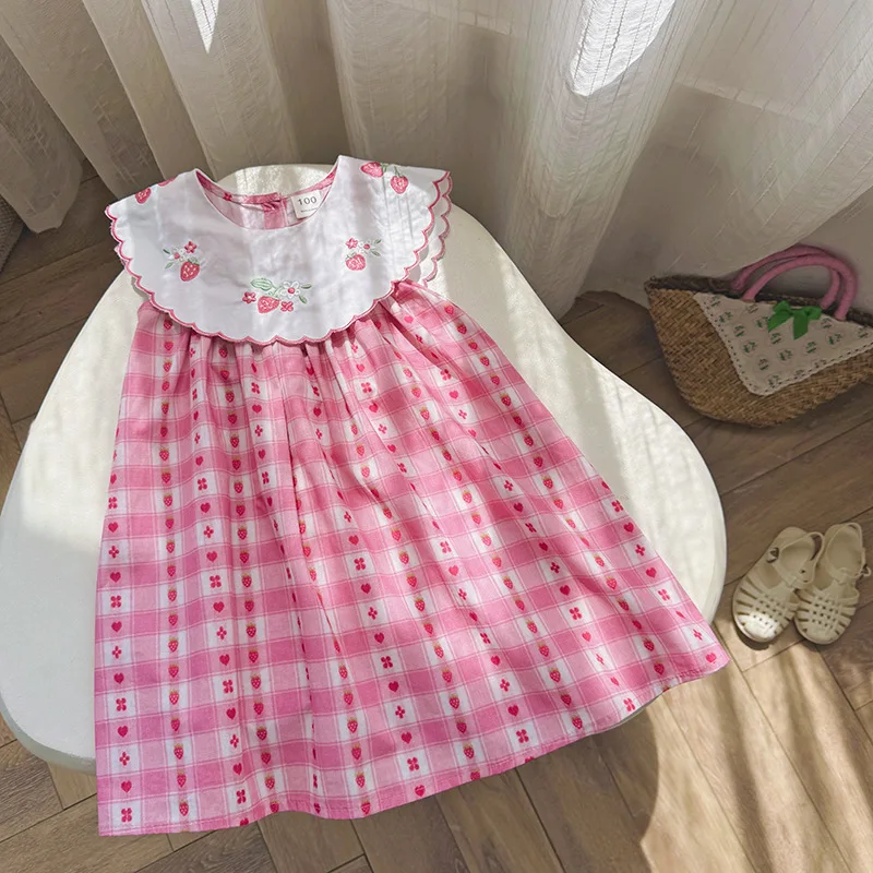 

Children's dress with floral collar and strawberry embroidery for girls2026Summer pink plaid sweet sleeveless children's dress