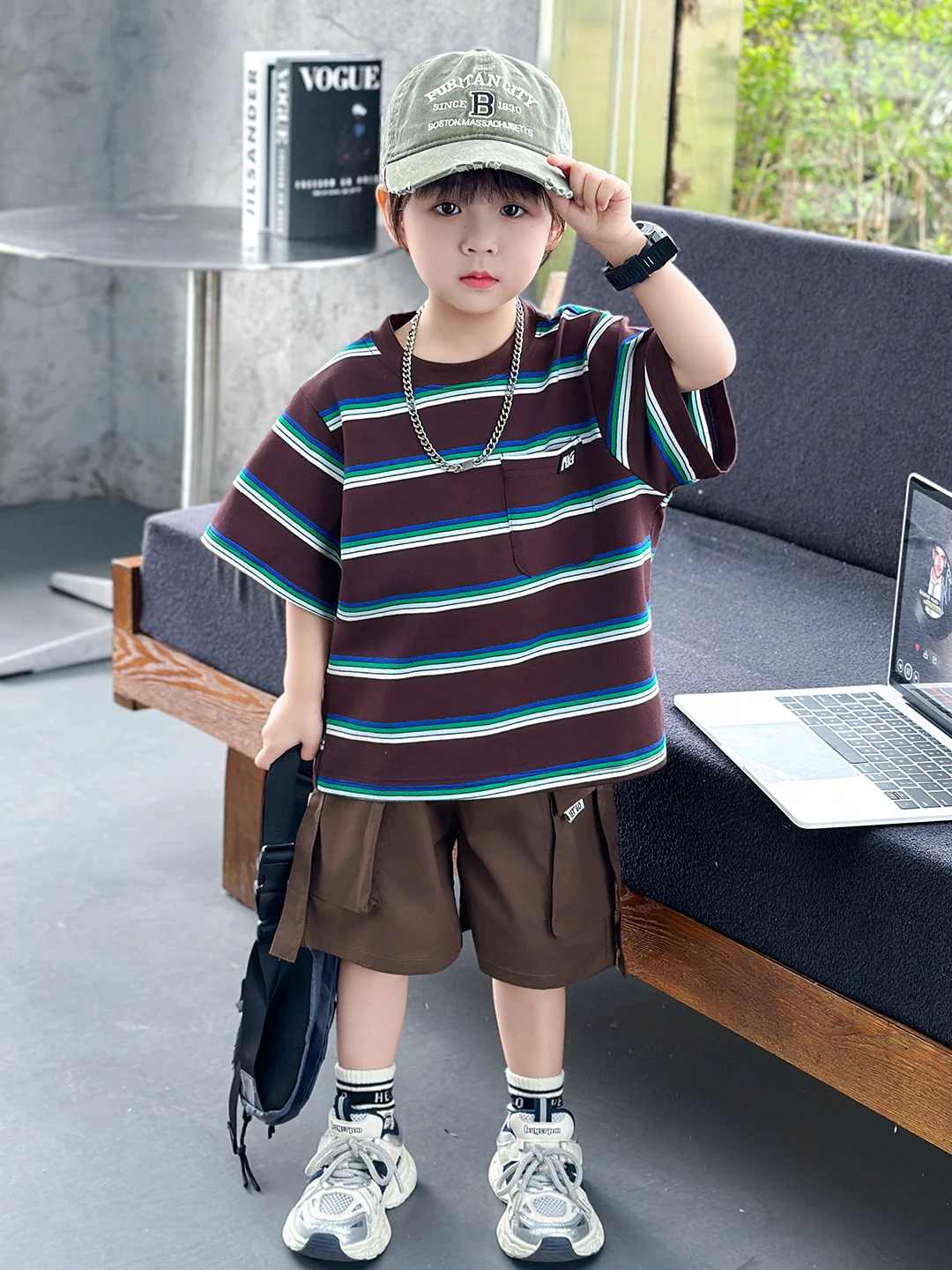 男の子用サマーアウトフィットセット-2026-新作おしゃれベビーボーイストライプ半袖ツーピースセット-トレンドカジュアルスポーツウェア-コットンブレンド