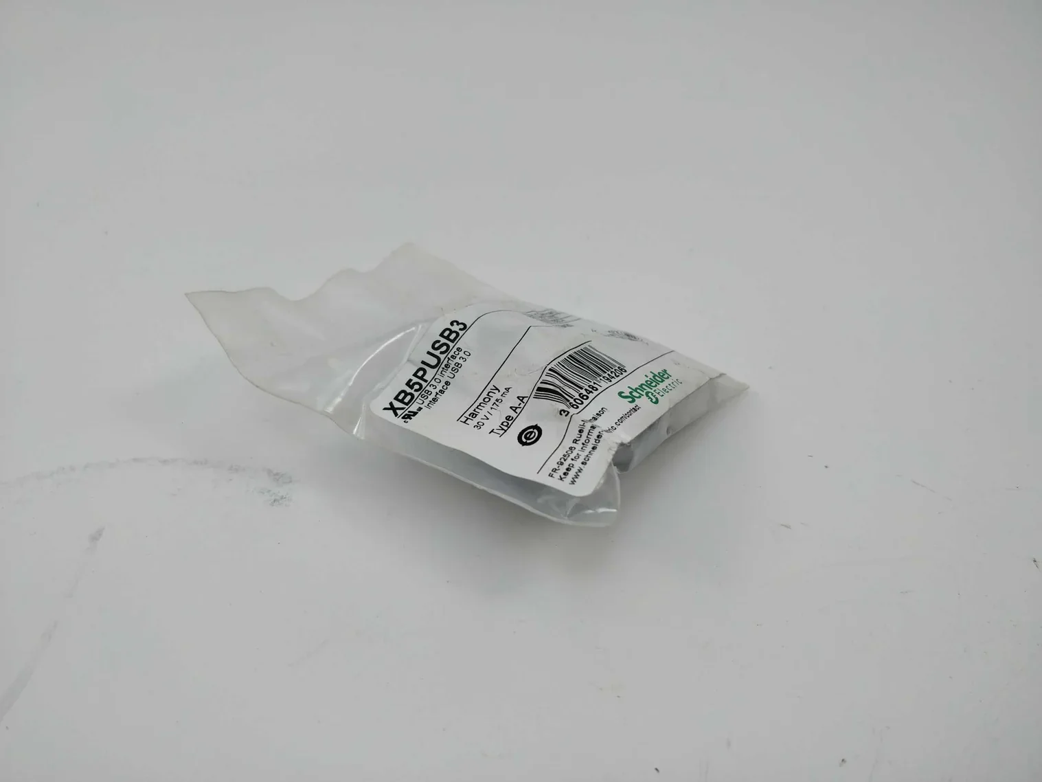 

USB-порт USB 3.0 XB5PUSB3 для монтажа на панель, пластиковый, Ø22, для разъема USB типа A