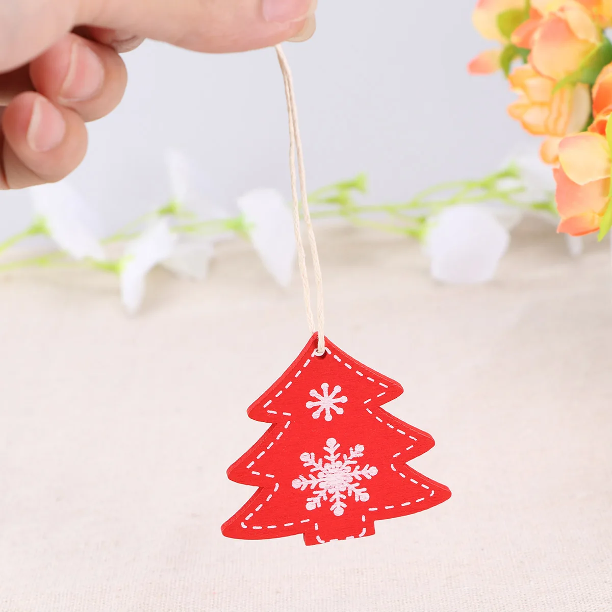 

10 Pcs Wooden Christmas Hanging Pendants Mini Snowflake Tree Decor naments Home Party Festive Lightweight Gifts