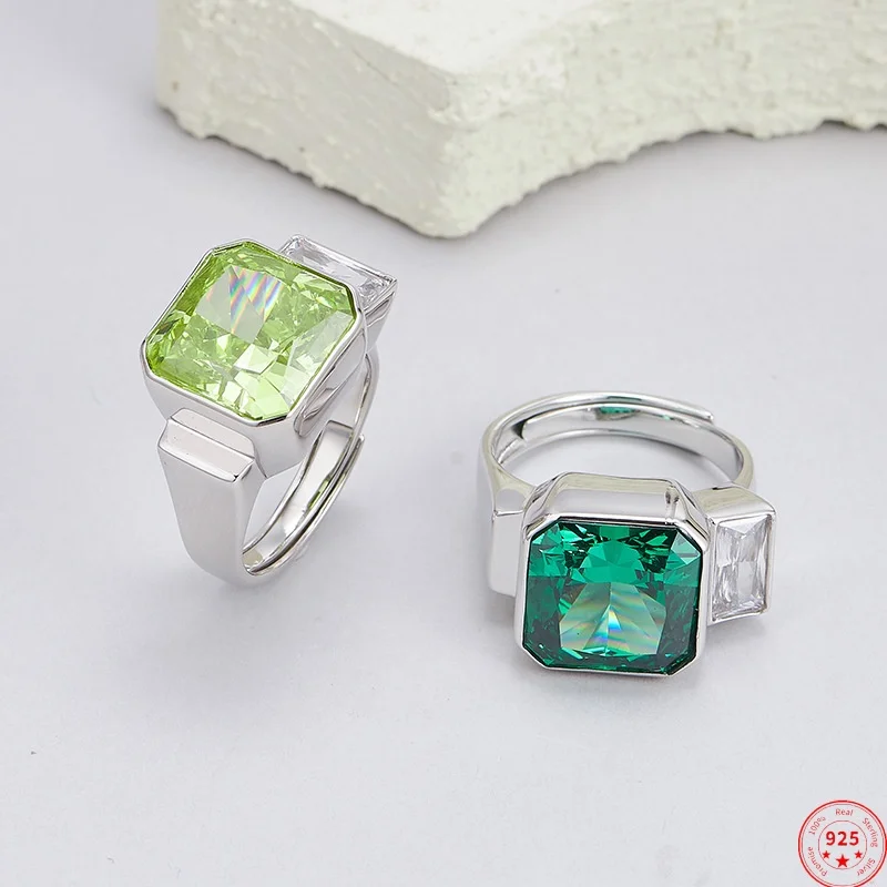 

S925 Sterling Silver Rings for Women Men Geometric Pattern Inlaid Apple Green Zircon Synthetic Emerald Luxury Jewelry Wholesale