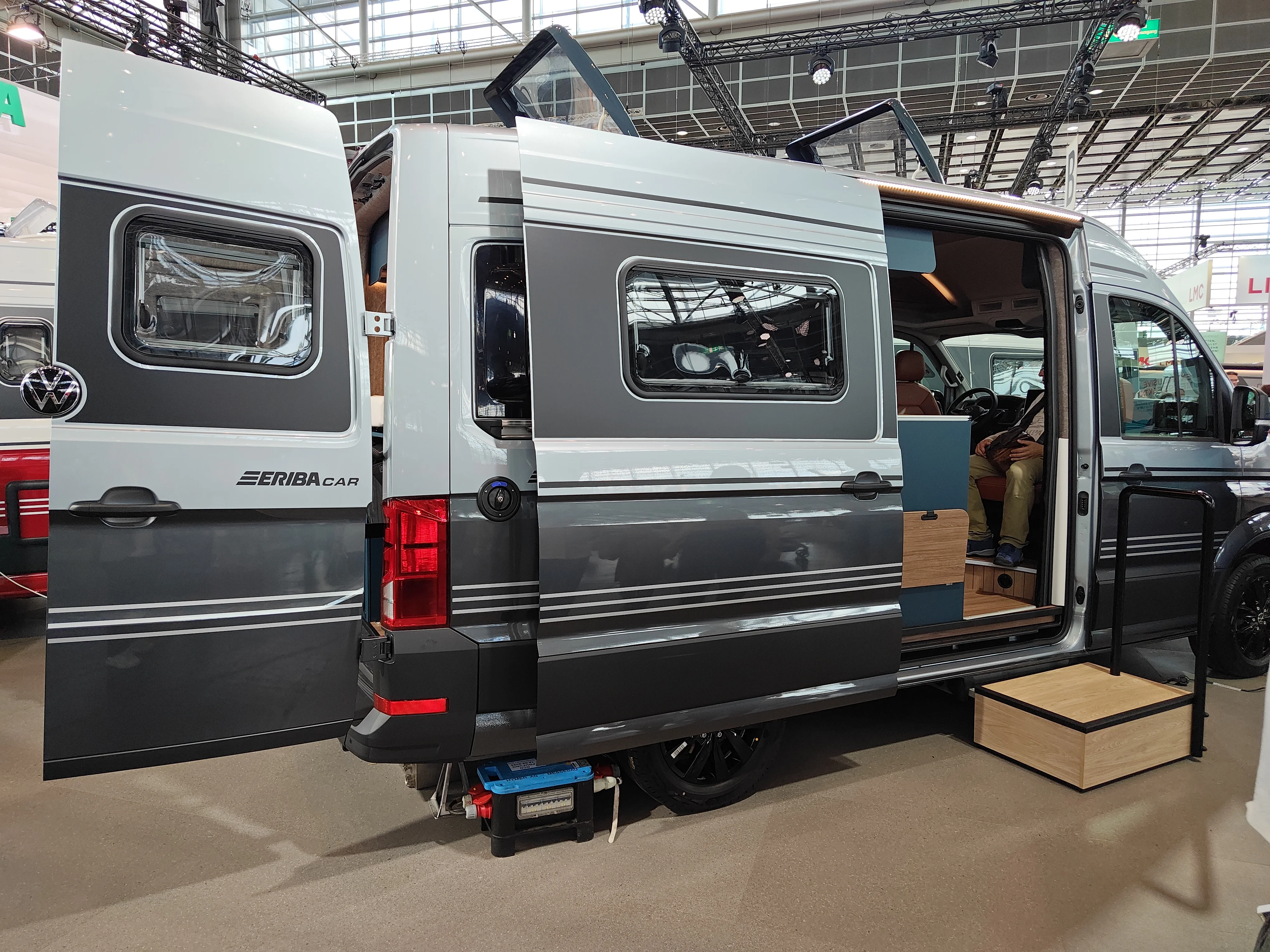 ASA Injection-Molded One-Piece Frame Caravan RV Window with Clamping Installation and 75 Opening Angle for Camping Custom Sizes