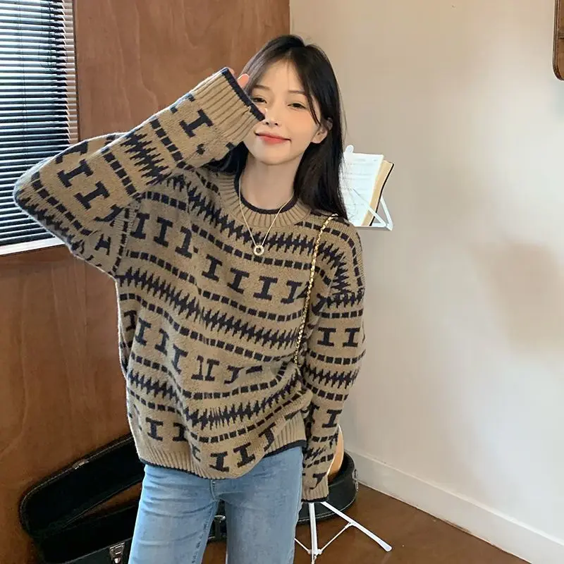 Vintage Jacquard Loose Knitting Tops Women Autumn Winter O-neck Long Sleeve Sweater Fashion All-match Office Lady Warm Knitwear