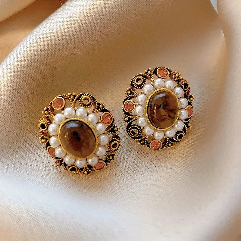 Vintage Rhinestone Stud Earrings Geometric Round Flower Ear Stud Imitation Pearl Women's Earrings For Party Wedding Jewelry