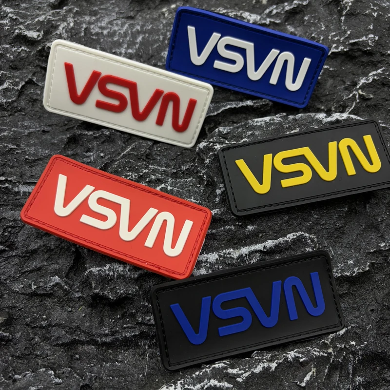 Insignia de parche de PVC con una letra, con cierre de gancho y bucle en la parte posterior, adecuada para decorar bolsos, mochilas, chalecos y ropa