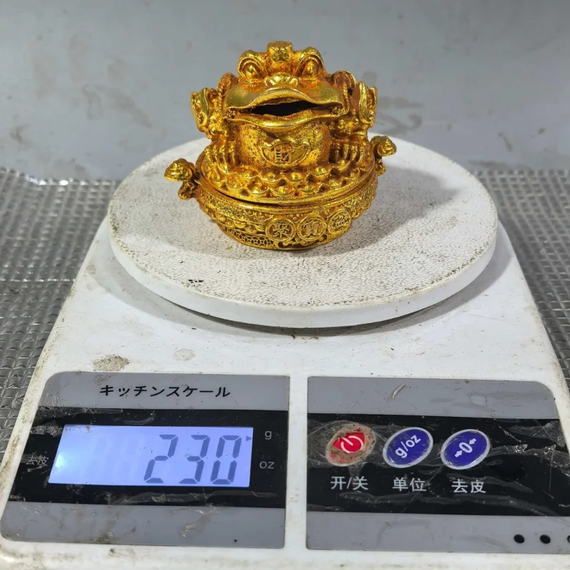 , pure brass golden ornament, treasure basin with ingots, three-legged toad mascot for office des