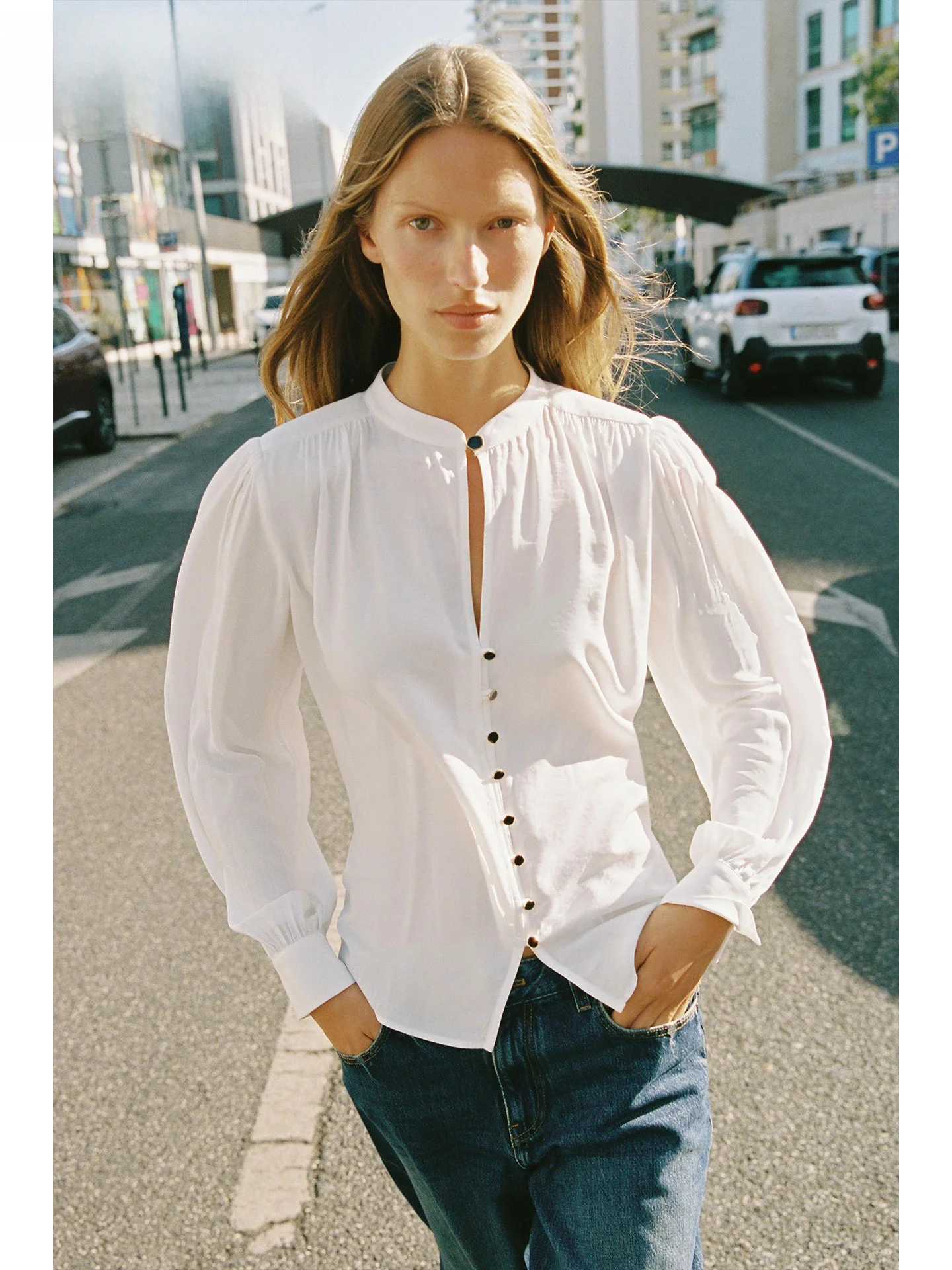 ZAPRHA Faionable oulder Pad Long Sve round Ne Loose Casual irt Dames Herfst 2025, Ele Comfortabel Dames irt