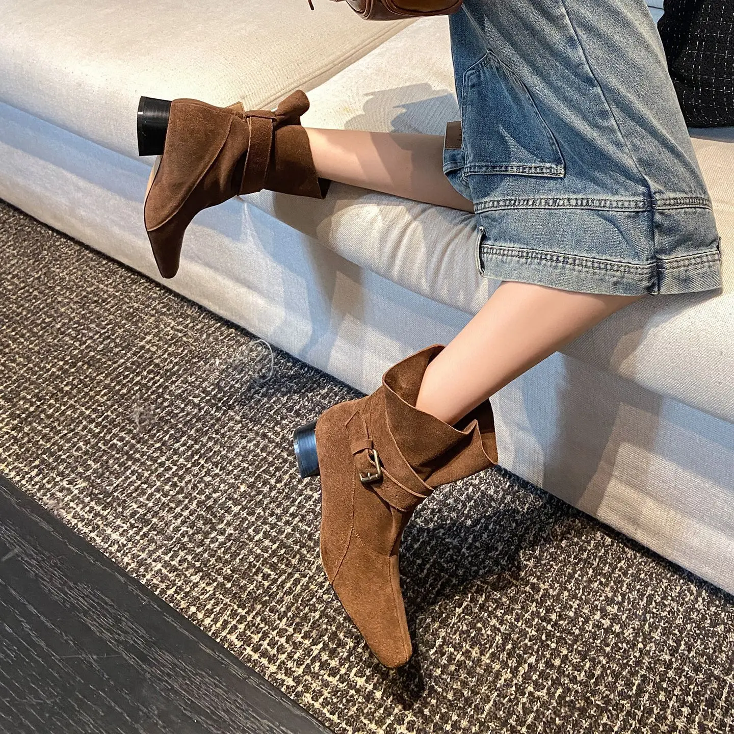 

Autumn brown Cow suede Large tubular boots Square toe Slip-on Middle heel Belt buckle Short boots Women's Boots