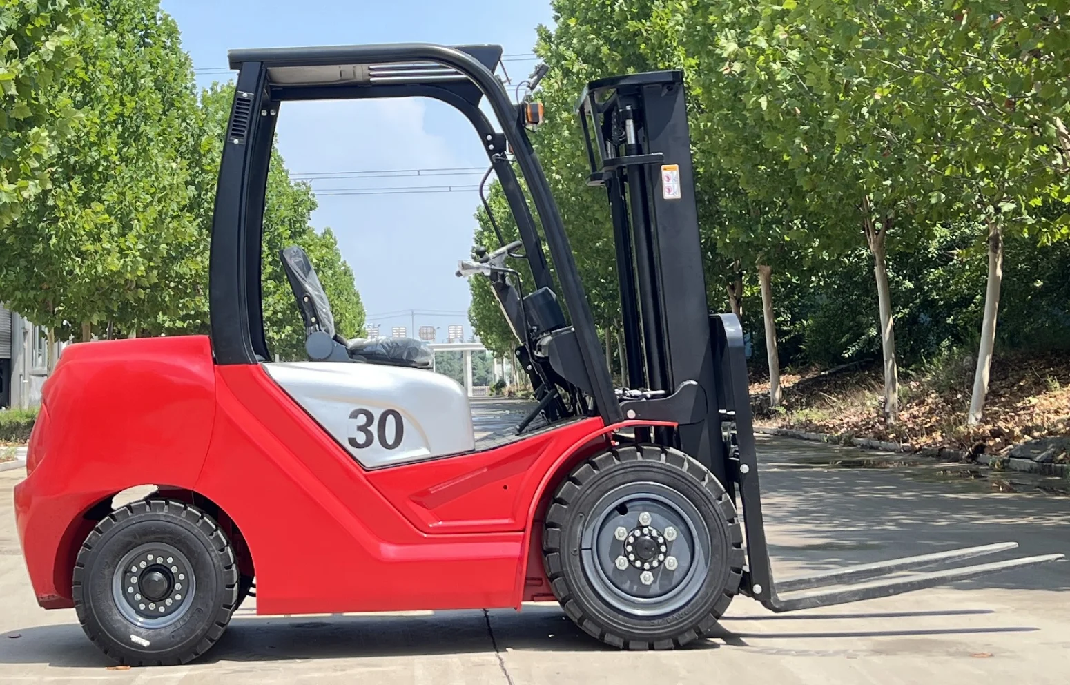 Carretilla elevadora diésel de 2 toneladas, carretilla elevadora de GLP, carretilla elevadora eléctrica, transpaleta, apilador, camión de alcance