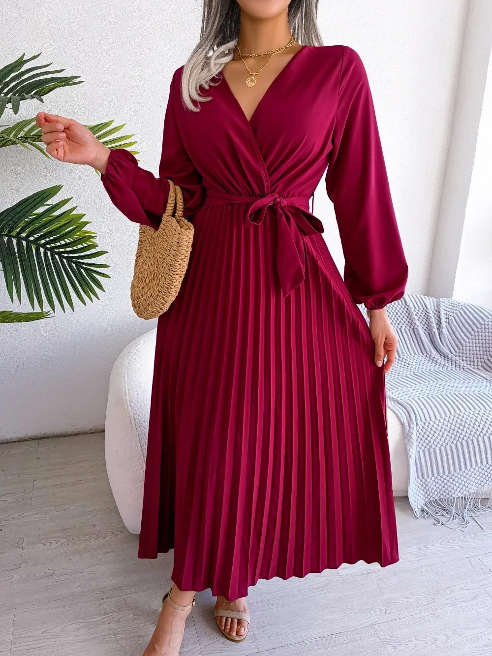 

2025 Women's Autumn New Green Long-Sleeved Dress Solid Color Lace Up Cross V-neck Big Swing Pleated Long Dress Roupas Feminina