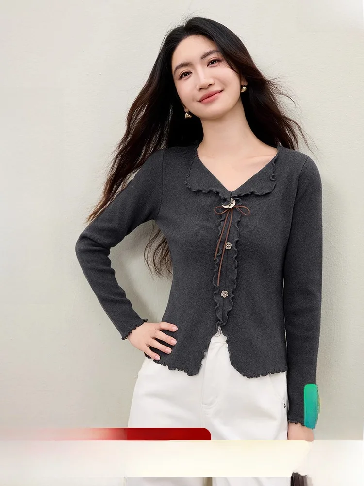 

Slim Fit Thiened Elastic Sweater Women's Spring New Faion Design Commute Collar Color Blo Wooden Button Top
