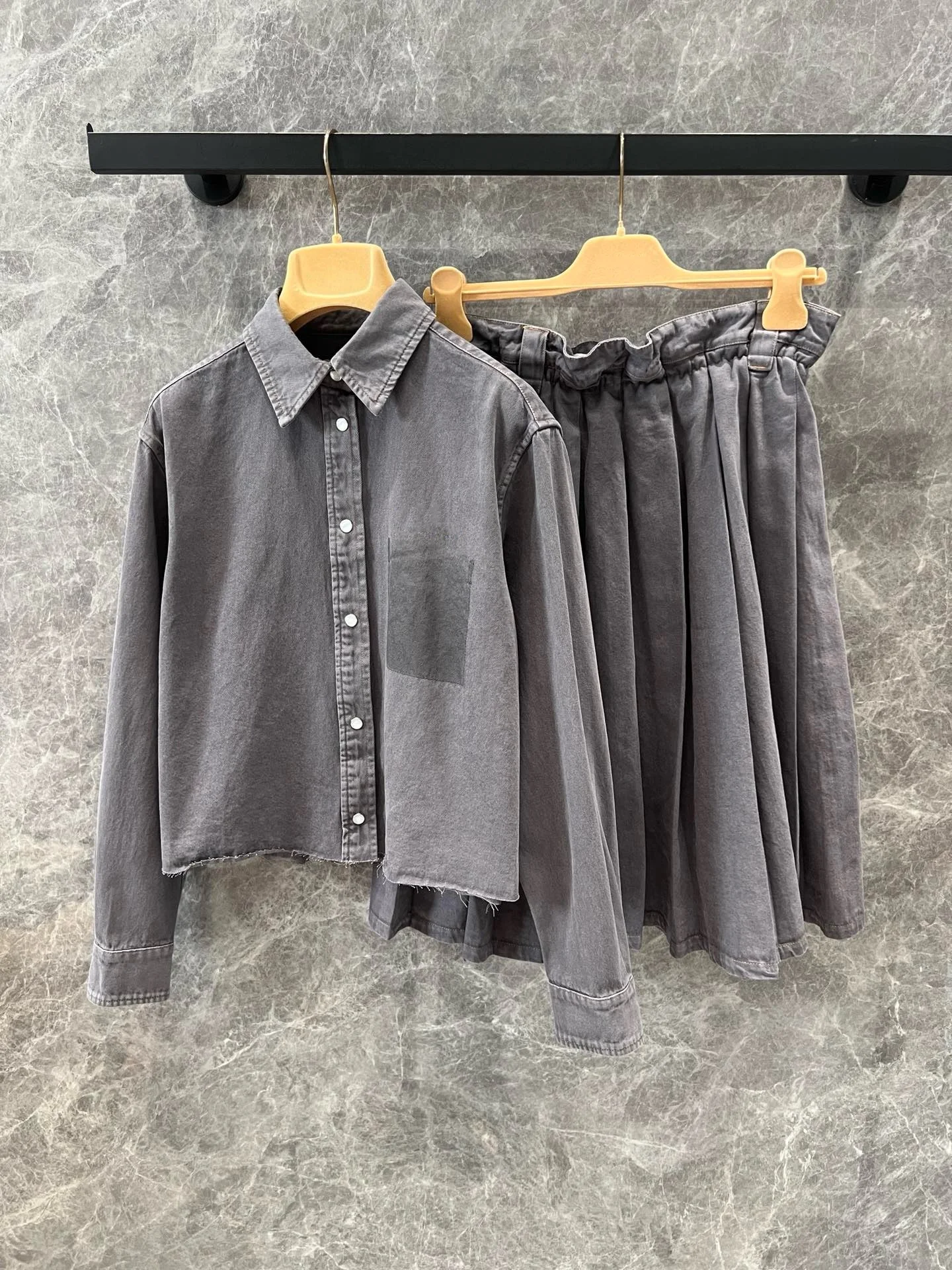 2025 Early Spring New Retro Smoke Grey Cowboy Shirt+Bouquet Waist Folded Long Half Skirt Low key Luxury Girl Style