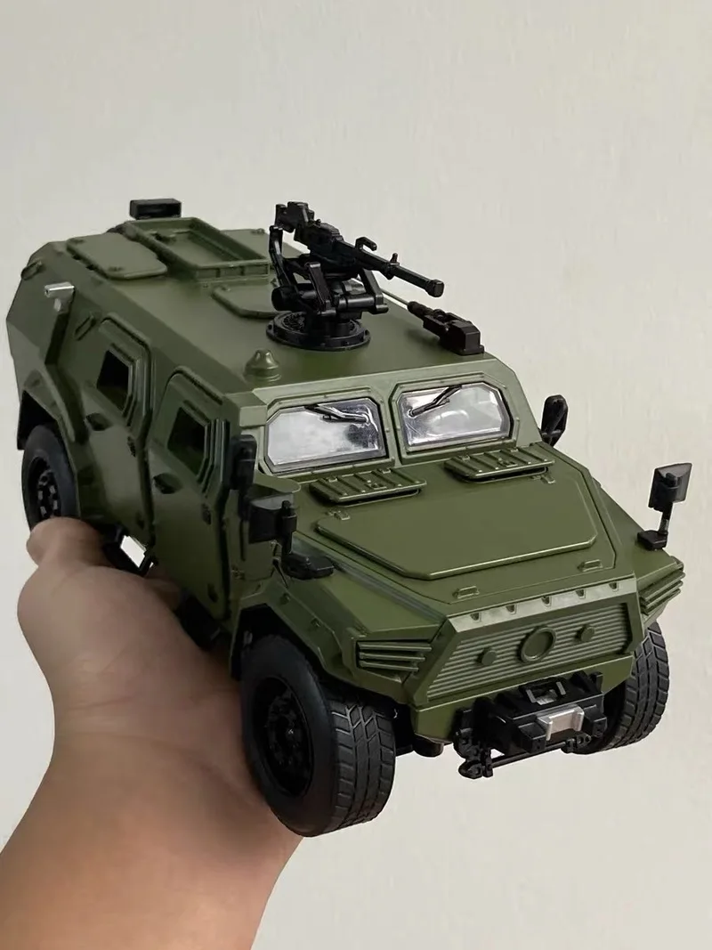 1:18 Military Vehicle Alloy Diecast Metal Off Road Armored Vehicle Sound＆Light Children Car Toy Truck War Chariot Model Gift Boy