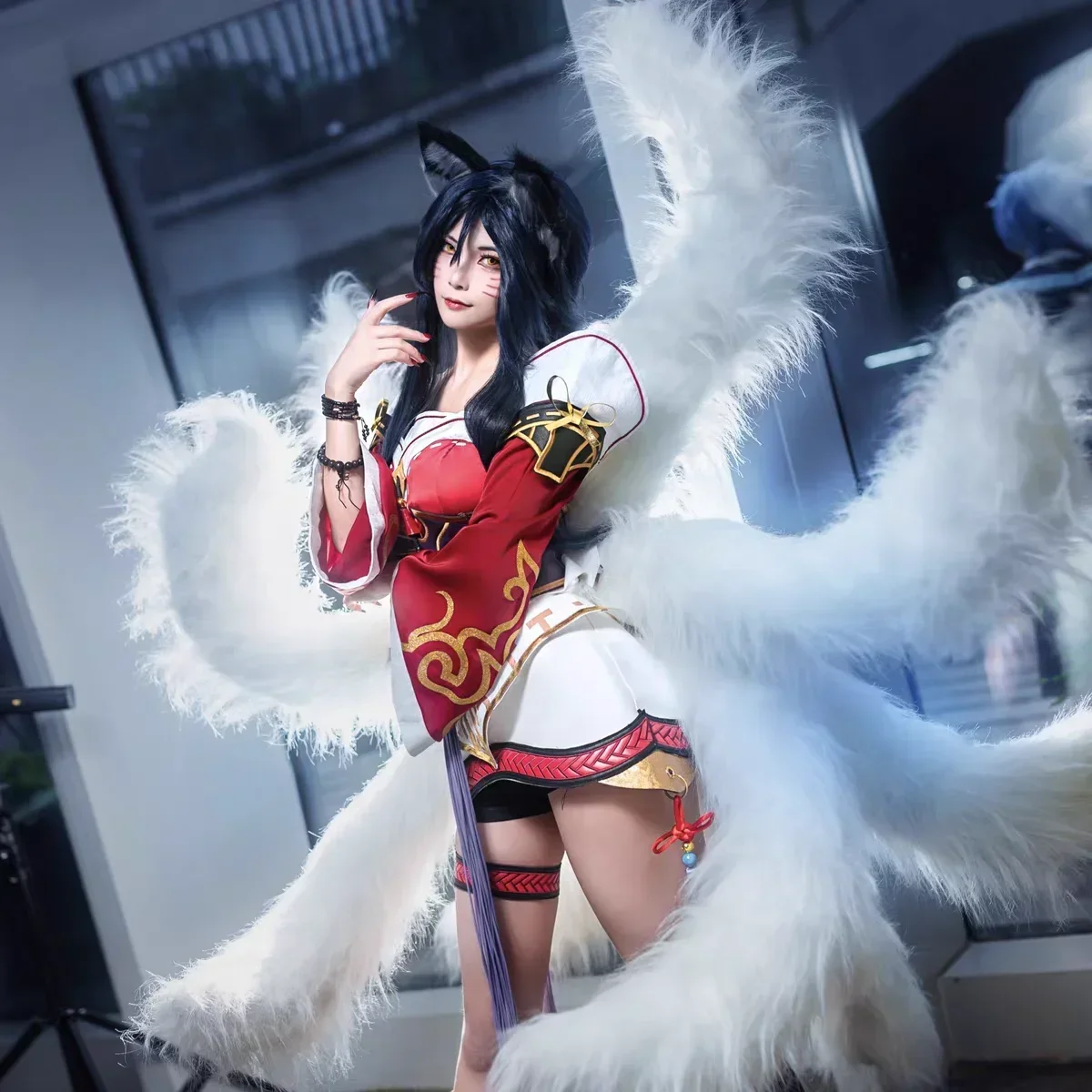 LOL Ahri White Nine-Tailed Fox Cosplay Prop Versatile Halloween Tails Performance Accessory for Cosplay Events