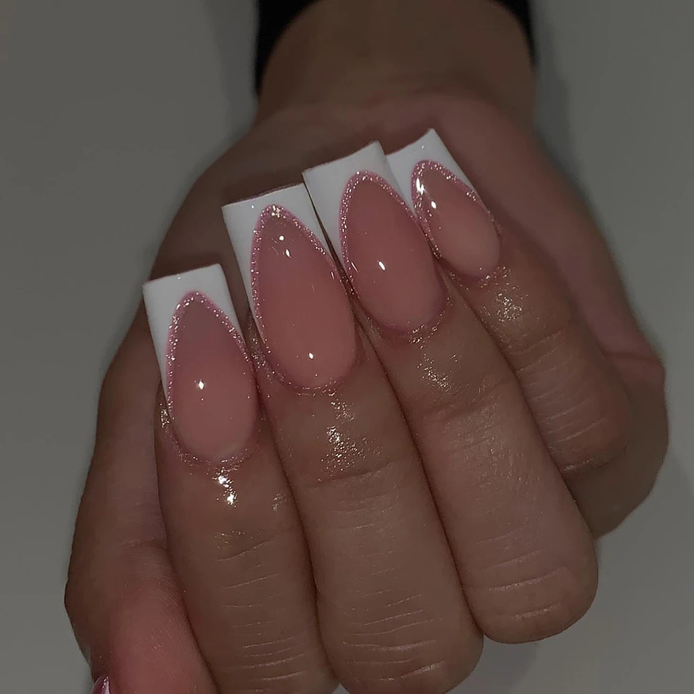 24-teiliges weißes, quadratisches französisches Nagelspitzen-Set zum Aufdrücken von Nägeln, mittelgroß, glitzernd, perfekt passendes Design, Acryl-Kunstnägel-Set, enthalten 1 Quelle