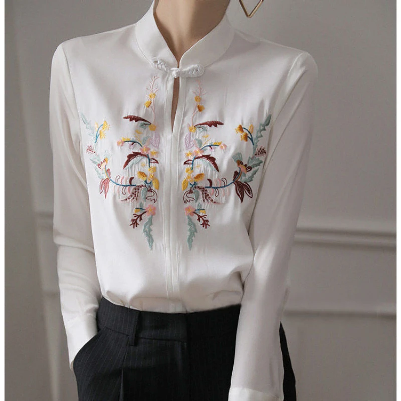 Spring Autumn New Round Neck Long Sleeve Fashion Blouse Women High Street Embroidered Hollow Out Pullovers Vintage Elegant Tops