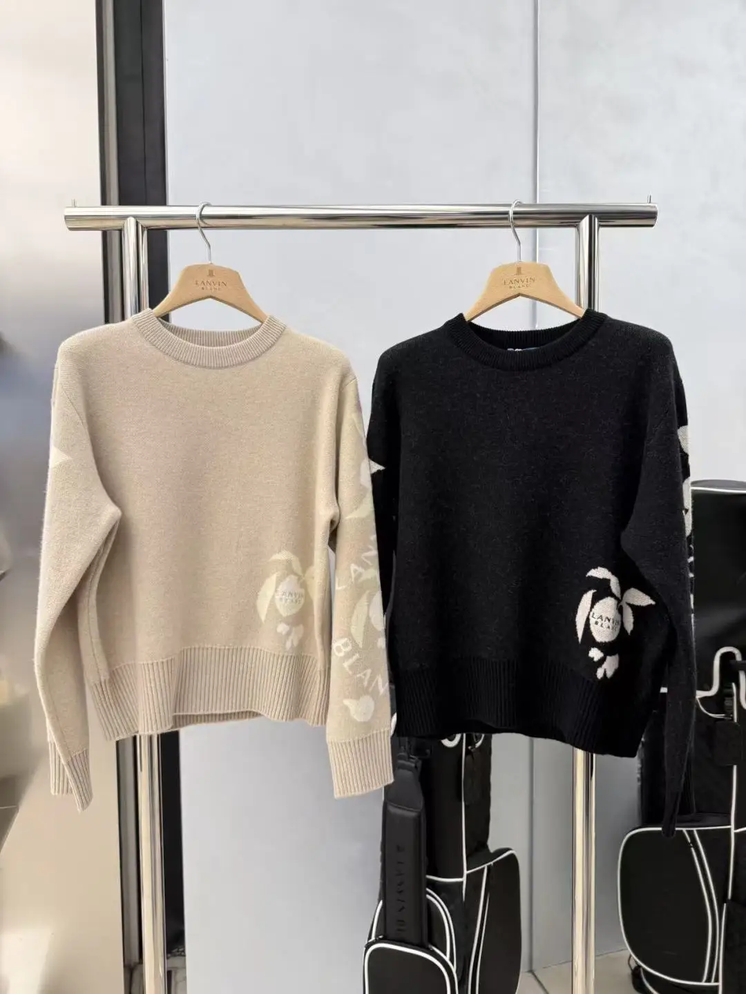 

Women's New Thickened Sweater for Golf Wear, Stylish and Versatile