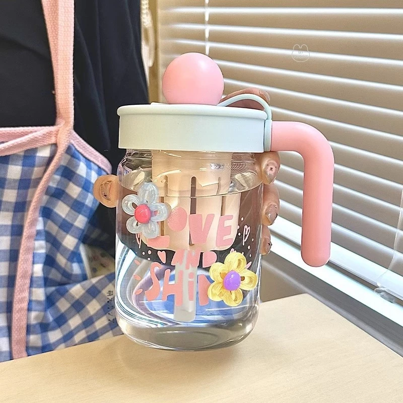 

Highly Attractive Glass Cup for Office Use in Summer with Straw and Tea-Water Separation for Girls