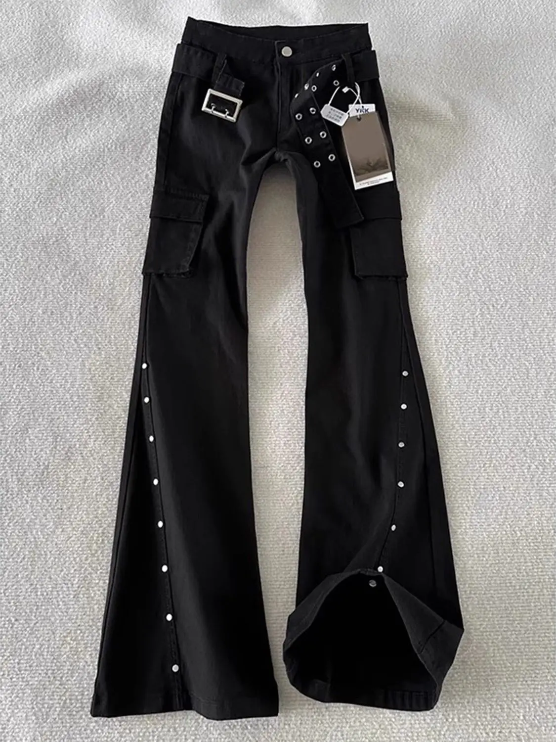 2025 American Retro Dark Gothic Jeans Damen High-Street Mid-Rise Nietenverzierte Schlaghose Y2K Ästhetische Cargohose Herbst