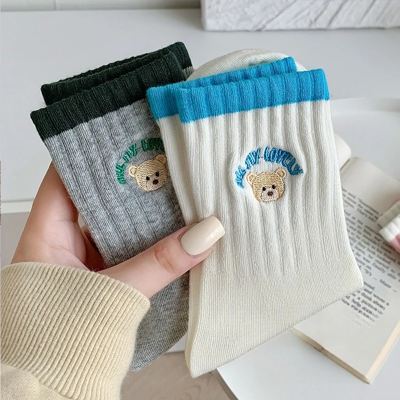 ถุงเท้าผู้หญิงลายการ์ตูนน่ารัก 6 คู่ สำหรับฤดูใบไม้ร่วงและฤดูหนาว ถุงเท้าผ้าฝ้ายนุ่มสบาย ความยาวครึ่งน่อง ถุงเท้าสั้นสไตล์คาวาอี้ ชุดถุงเท้าลำลองอุ่นสบาย คุณภาพสูง ปี 2025