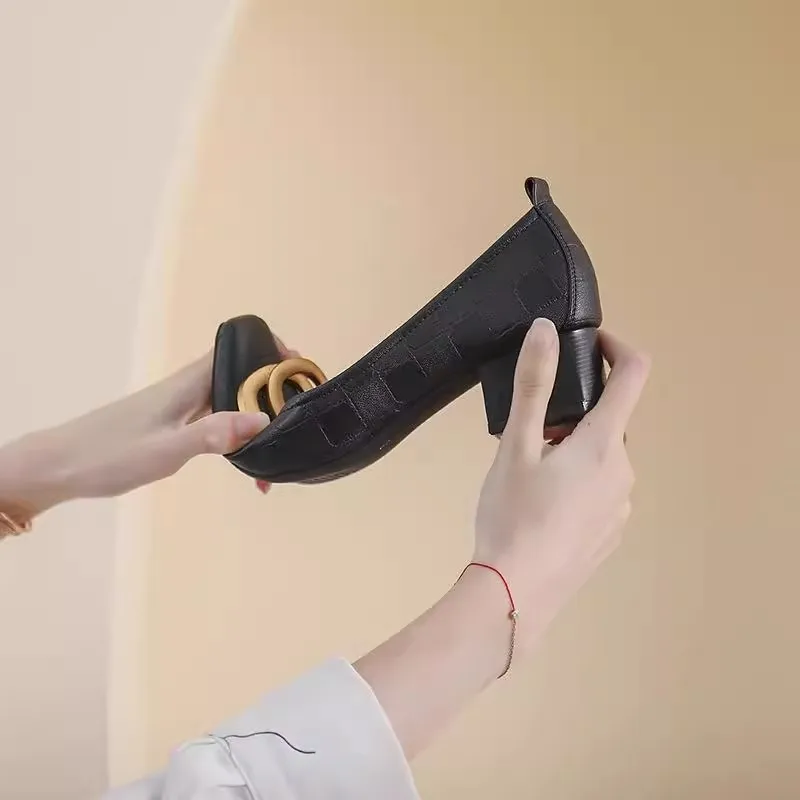 

Hot Sale 2025 Winter Outdoor Anti-Slip Durable Walking Shoes Superior Traction Breathable Outdoor Walking Shoes Exceptional Qual