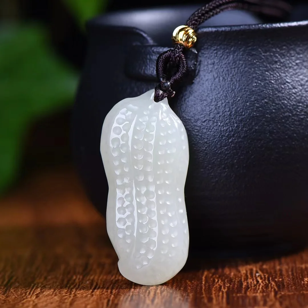 

Exquisite Hetian Jade Peanut Pendant Jewelry 1416#