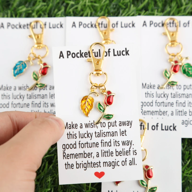 5A fun rose and leaf keychain set Two optional incentive greeting cards Suitable for decorating bag pendants Suitable for giving