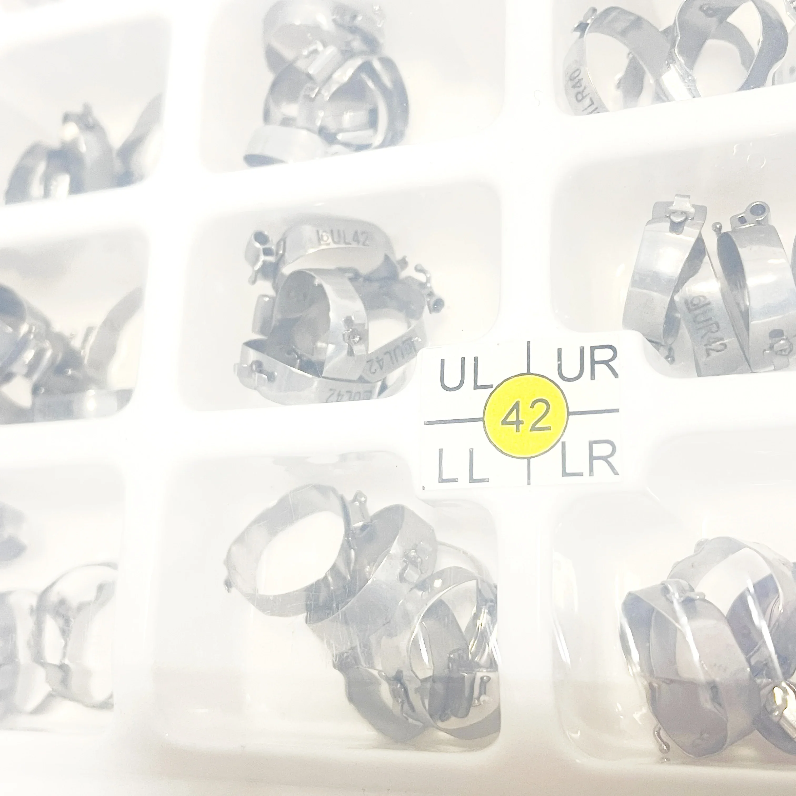 

1Box 320Pcs Dental Orthodontics Molar Band with Roth Upper Double Lower Single Buccal Tube and Lingual Cleat