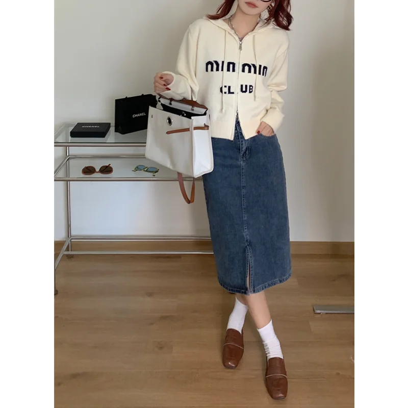 

Women's Fashion New Style Recreational Temperament Letter Jacquard Knitted Hooded Zippered Grey Sweater Coat Autumn and Winter
