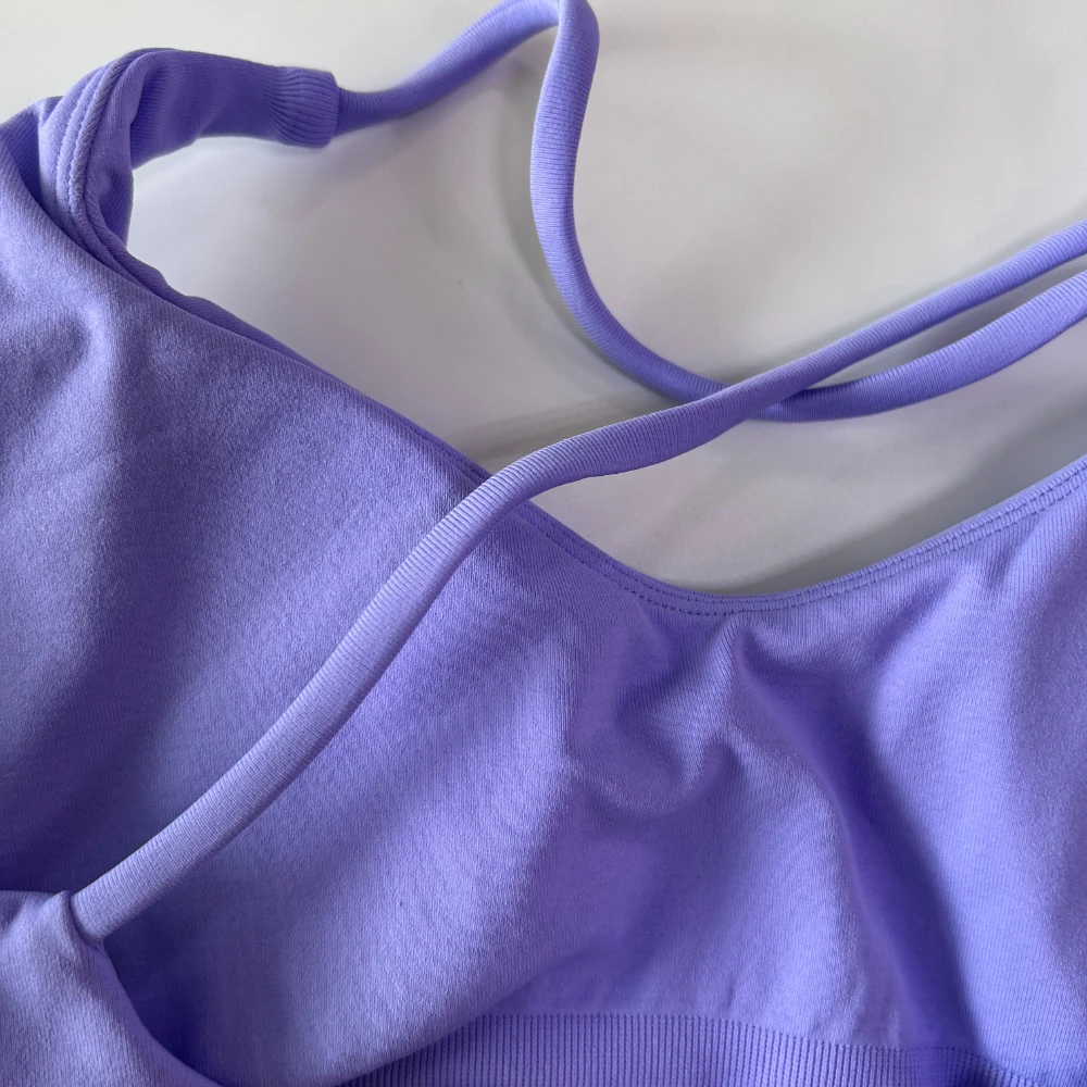 Nahtloses Trägertop Rückenfreies Gepolstertes Gym-Top für Damen mit überkreuzten Rückenriemen, eingebautem BH, herausnehmbaren Cups, Activewear Yoga-Shirt Tanktops – Detail 12