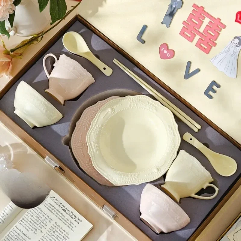 Embossed tableware, bowls, cups, sets, wedding gifts, gifts for girlfriends, newlyweds, engagement, advanced and practical