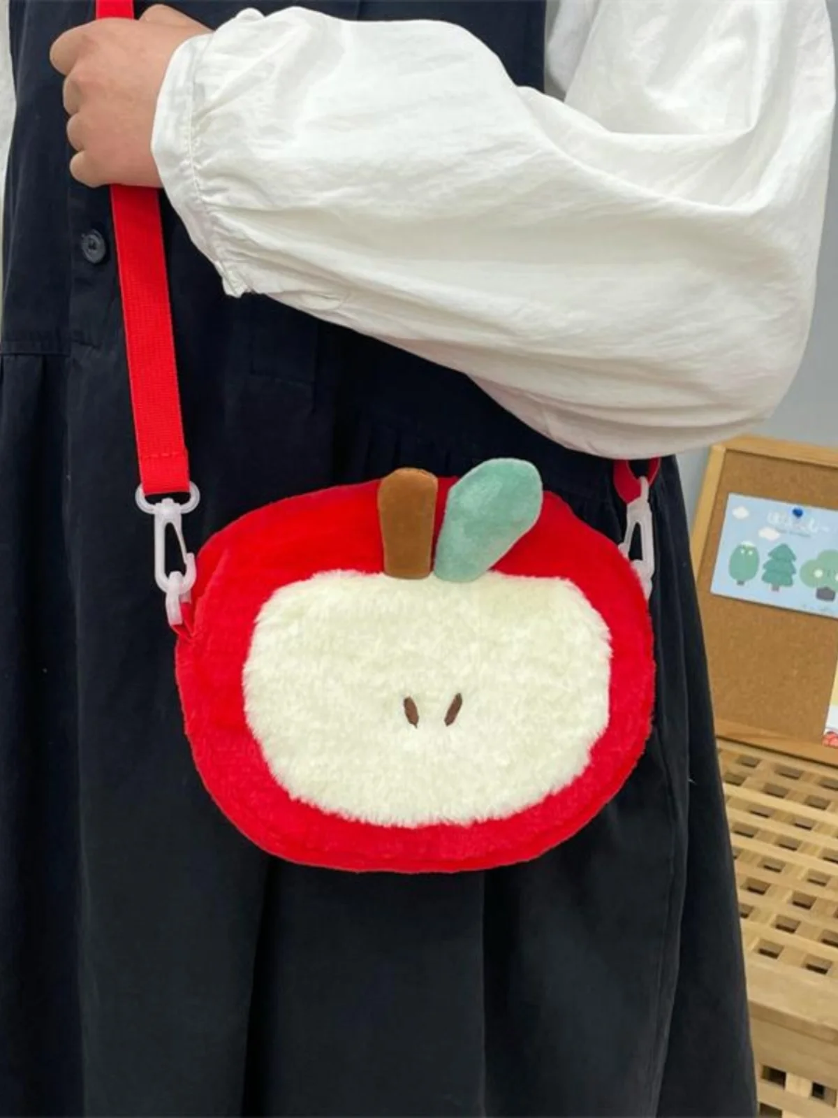 

Love and Deepspace Schoolbag Caleb Messenger Bag Cosplay Apple Shoulder Package Cute Mobile Phone Packet Pink Sky Portable Gift