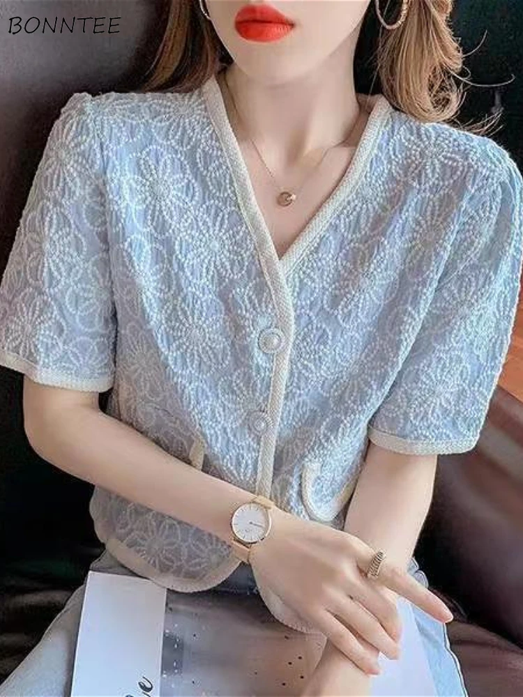 

V-neck Shirts for Women Floral Embroidery Design Tender Crop Tops Sweet Girls Ulzzang Fashion Soft Aesthetic Clothes Versatile