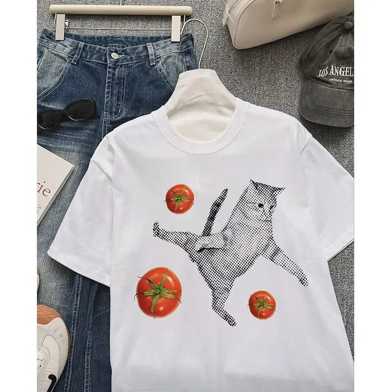 High Quality Soft Cotton Funny Cat Playing with Tomatoes Graphic T-Shirt | Retro Halftone Print Casual Oversized Tee Harajuku