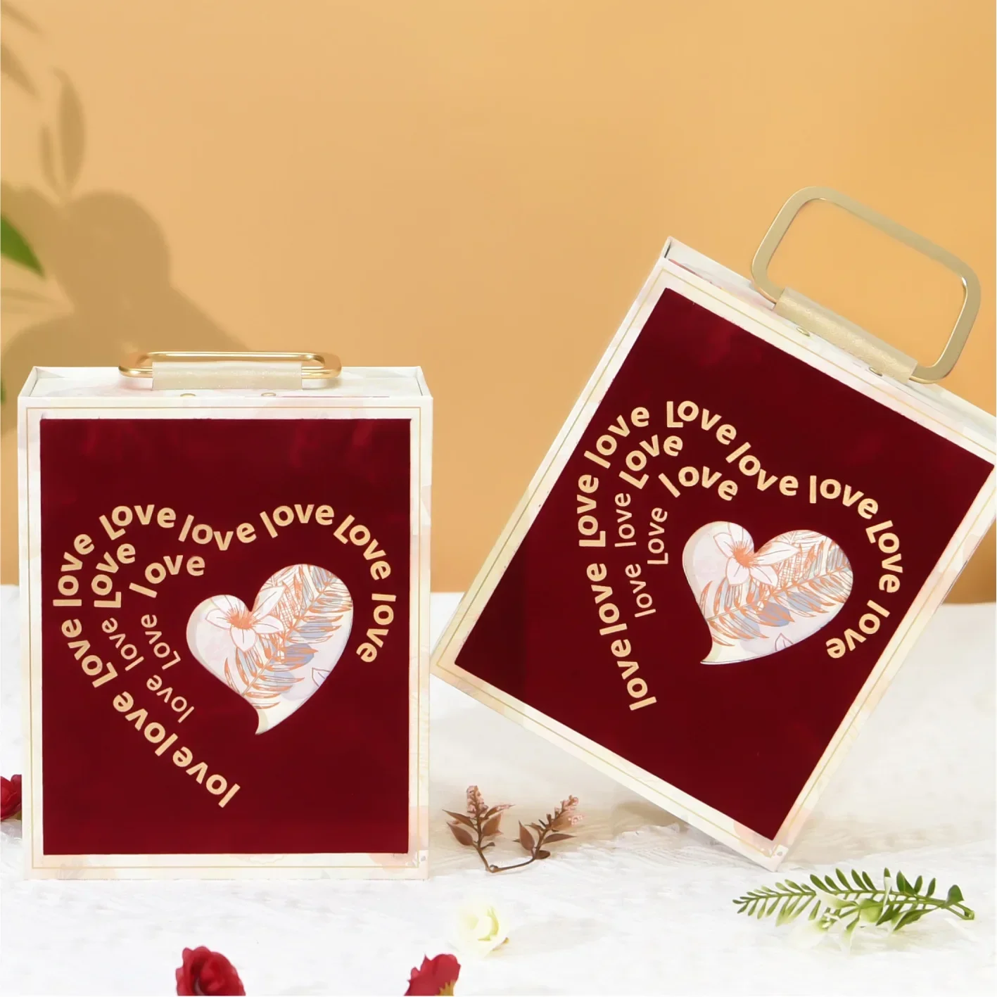 Creative Heart Love Letter Gift Box with Metal Handle Romantic Stereoscopic Storage Box on Valentines Day Gift Wrap Decoration