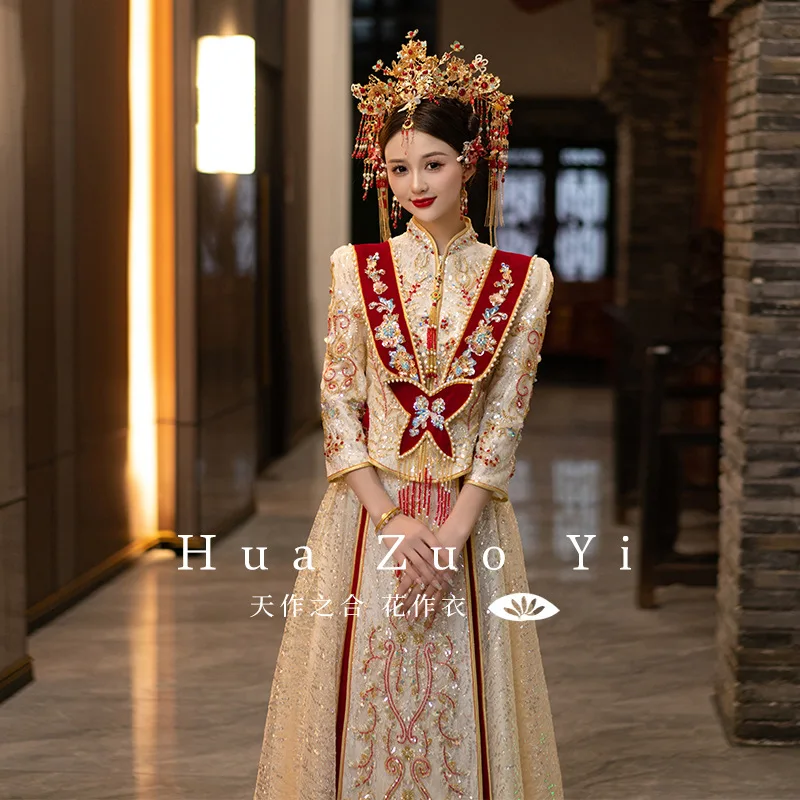 

Chinese Dress Traditional Golden Xiuhe Set 2023 Bride Wedding Dress Champagne Senior Wedding Dress Toasting Women Mens Tang Suit