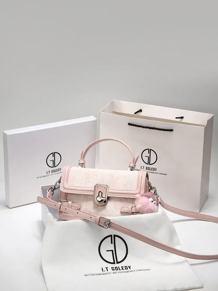 

Versatile and Luxury Handheld Square Bag with Cute Doll Pendant and Exquisite Embroidery 2026 Women Popular Single Shoulder Bag