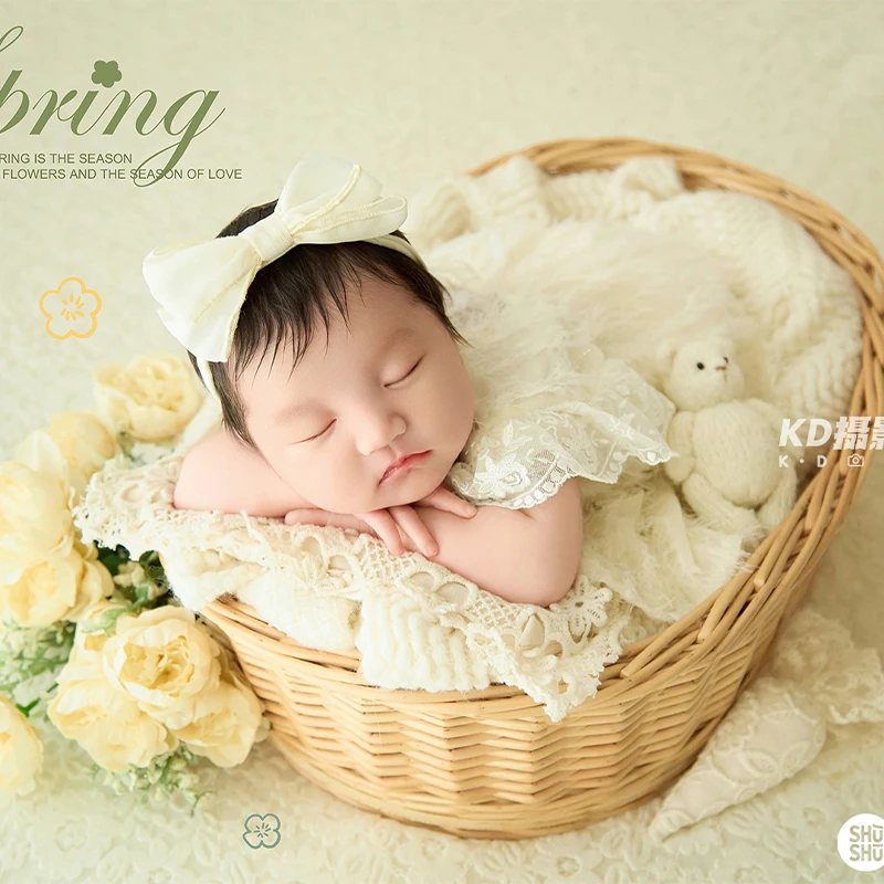 insスタイル新生児写真撮影用小道具、クリーミーホワイトのふわふわレース帽子＆ベビードレス衣装、0〜1ヶ月の乳児満月写真撮影用コスチューム