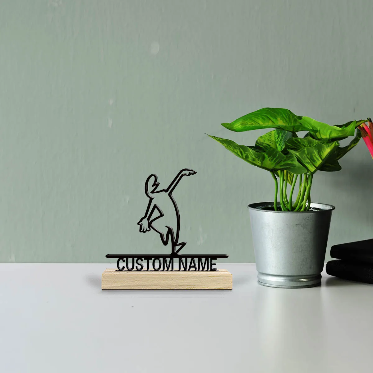 1 pieza de estatuas metálicas de baile personalizadas con nuevo diseño, un regalo con marco de madera para entusiastas del baile, perfecto para bailarines.