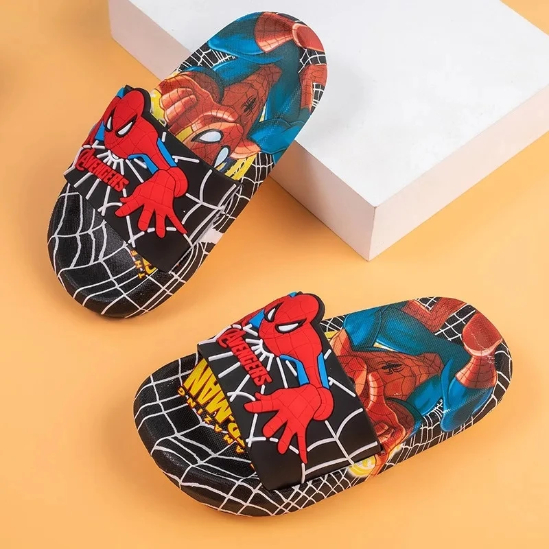 Disney nowe letnie kapcie dziecięce Cartoon Spider-Man chłopięce sandały antypoślizgowe dziecięce maluch kryty domowe buty z miękką podeszwą