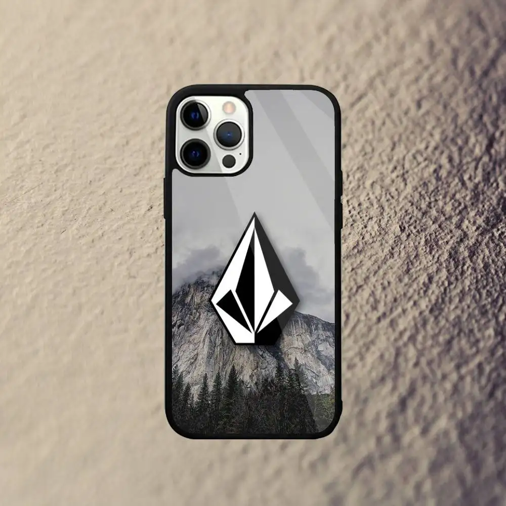 حافظة هاتف V-VOLCOM-S Sport Style لهاتف iPhone 17,16,15,14,13,12,11,Pro,Max,Plus,Mini,SE4,E شحن لاسلكي Magsafe مغناطيسي