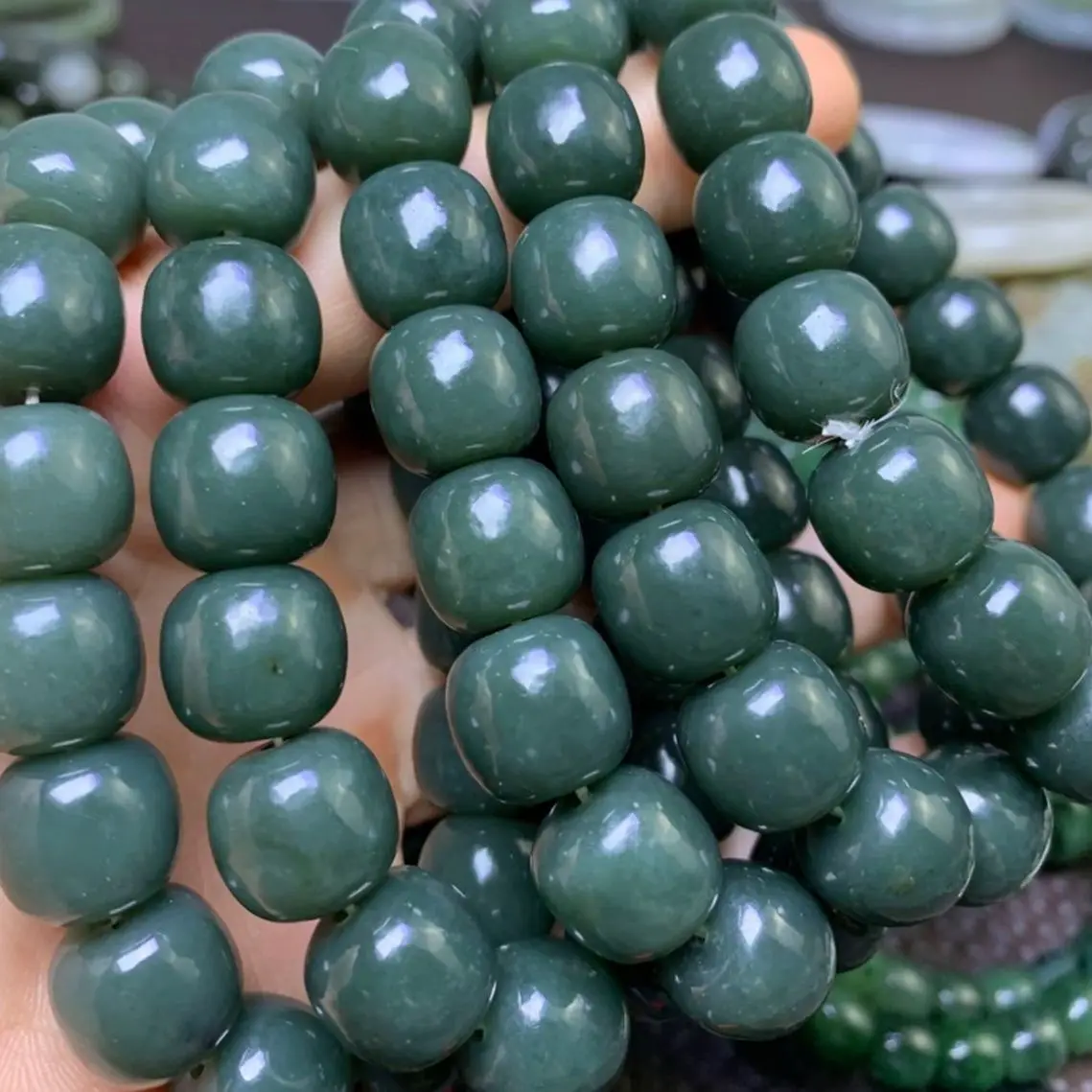 Pure natural Xinjiang Hetian jade Qiemo blue old bead card 14mm single circle oily and delicate to attract good luck and hot mod