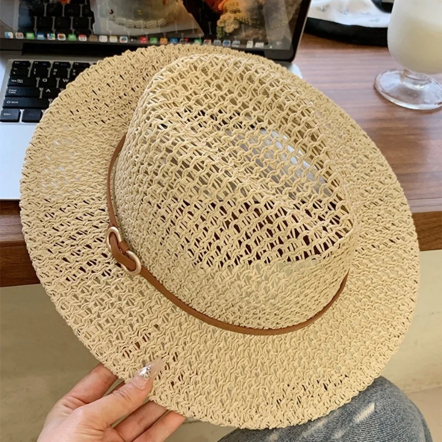 Atmungsaktiver, ausgehöhlter, gewebter Strohhut mit breiter Krempe und Vintage-Gürtelschnalle, geeignet für Strandurlaube und Sommeranlässe, Sonnenschutz-Jazzhut, Fedora