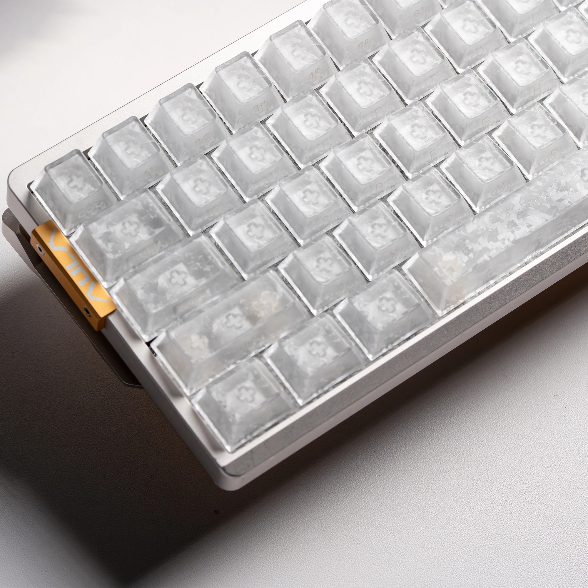 

Womier 106 Keys White Cherry Profile Forged Carbon PBT KeyCaps Backlit Side Print Key caps for Cherry MX Switches Keyboard