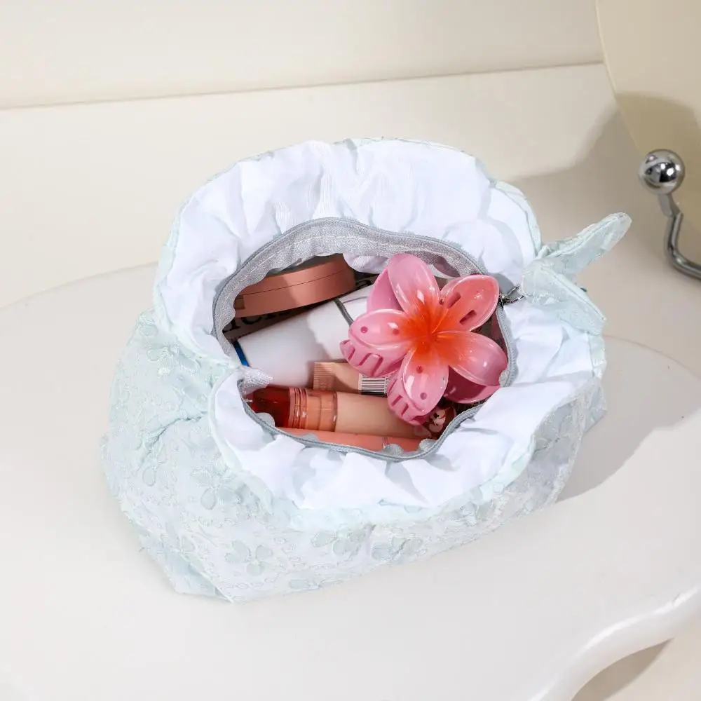 

Large Capacity Korean Style Makeup Bag Cloud Pattern Portable Jacquard Makeup Bag Zipper Cosmetic Pouch for Women & Girls