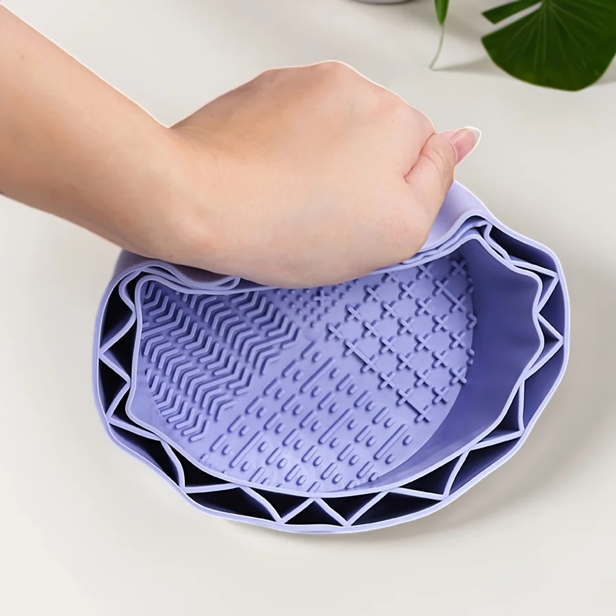 قطعة واحدة من فرشاة المكياج الناعمة متعددة الوظائف وعاء تنظيف إسفنجة التجميل، وسادة لتخزين أدوات التجميل، منظف فرشاة المكياج