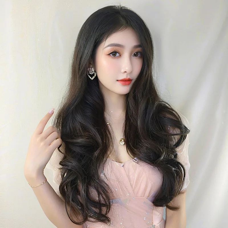 

Women's wig with a middle parting, large waves, long curly hair, made of high-temperature synthetic fiber